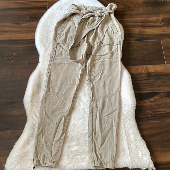 Pam & Gela Pants Size P Khaki Paper bag Crop - Picture 2 of 7